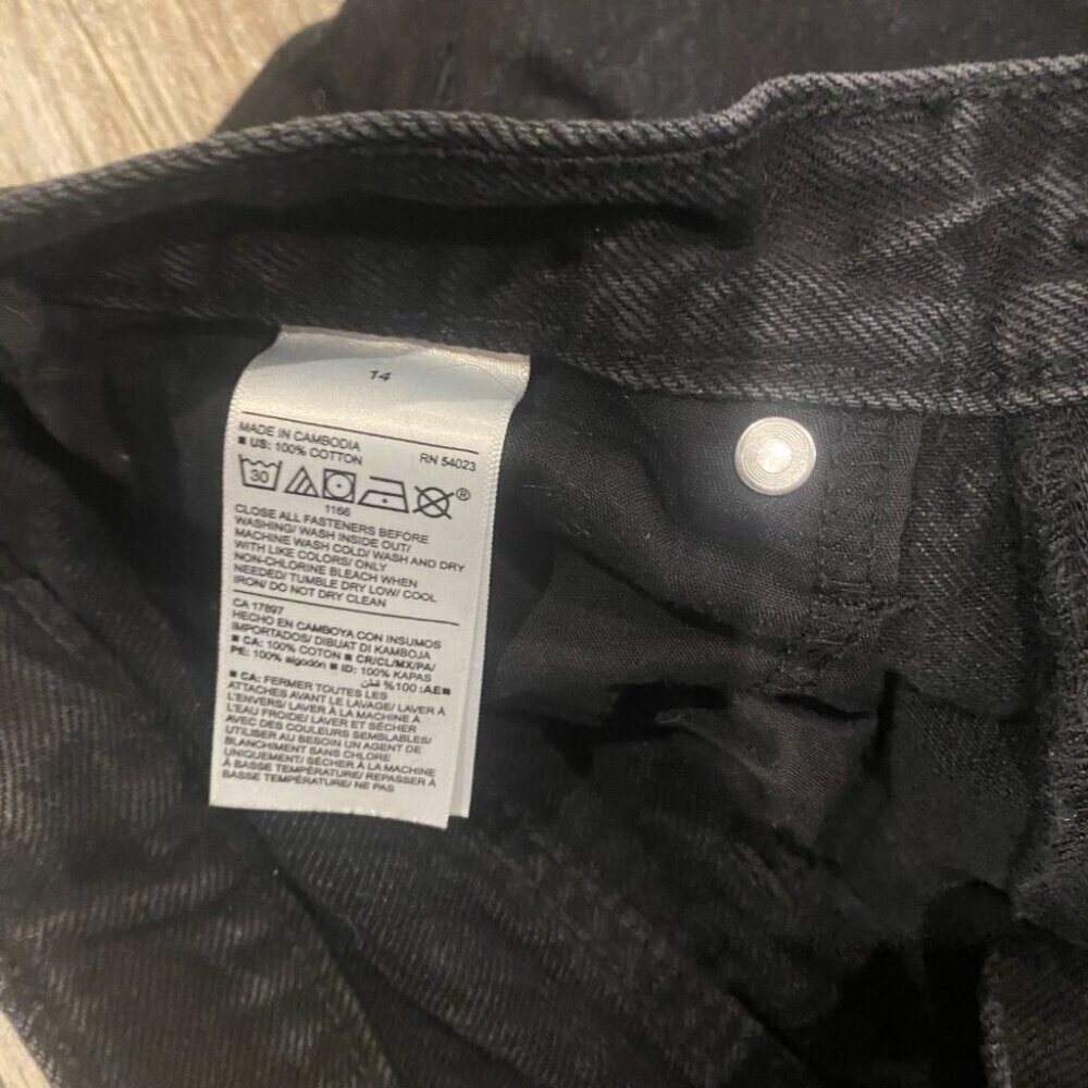 Old Navy High-Waisted Ripped Black Jean Shorts for Junior Girls Size 14 - Picture 6 of 6